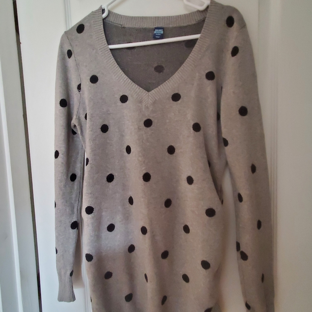 Maternity Old Navy Gray & Black polka dot sweater Med